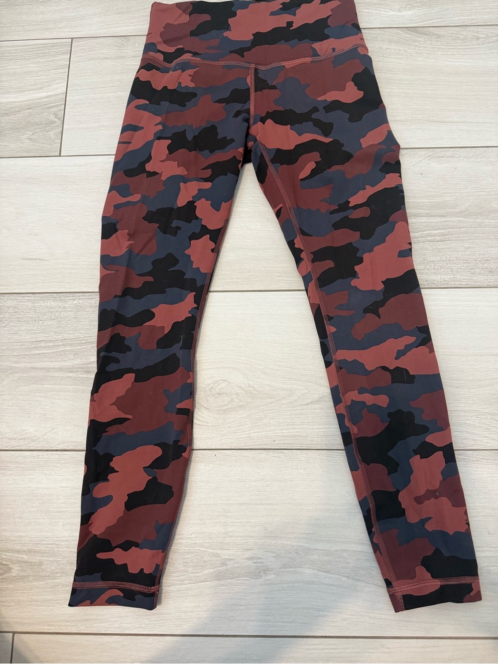 lululemon athletica Women's Camo High-Rise Leggings - Red & Black
